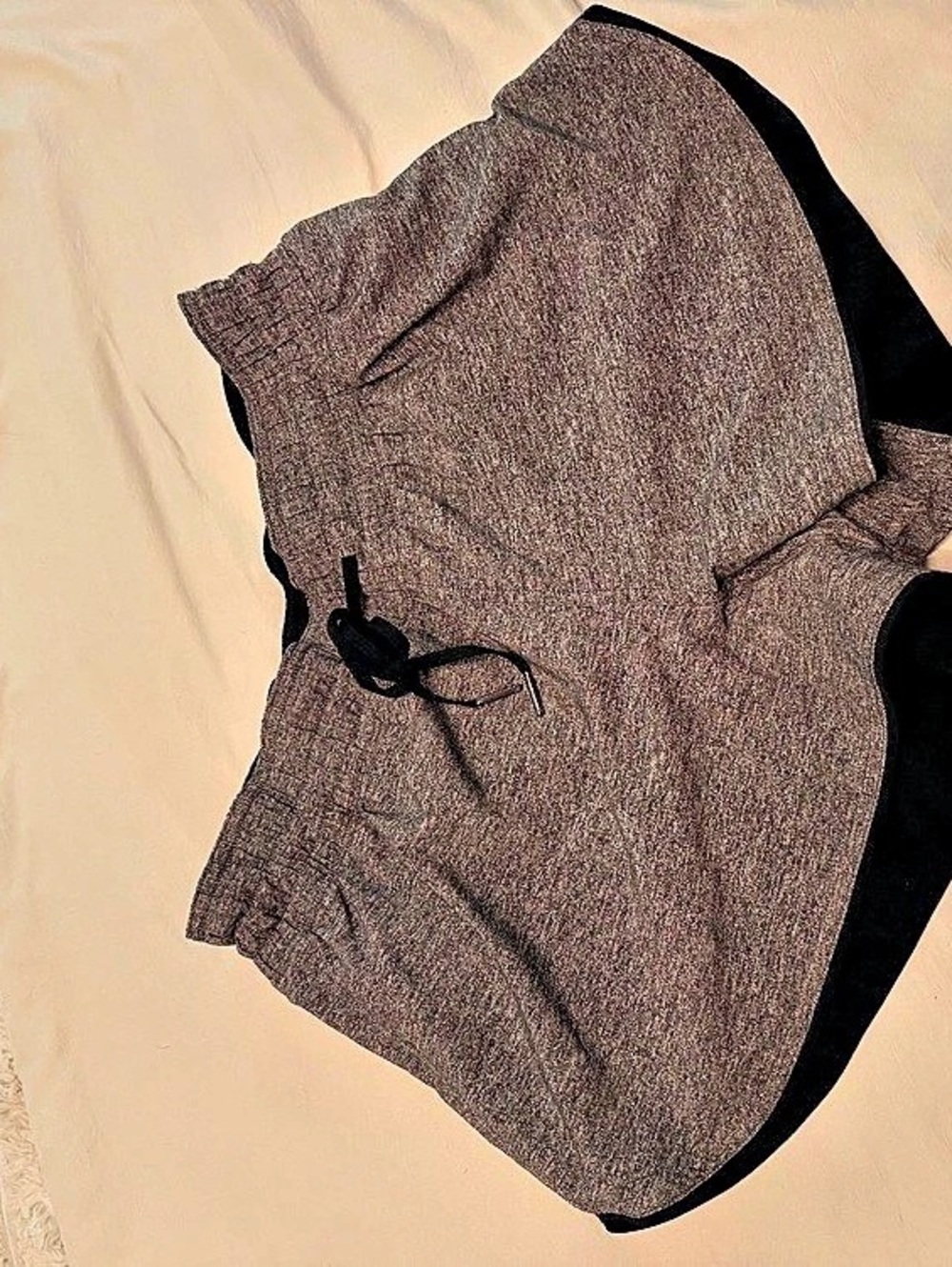 Lululemon Choose a Side Short *Reversible 3" Athletic Shorts Black & Gray